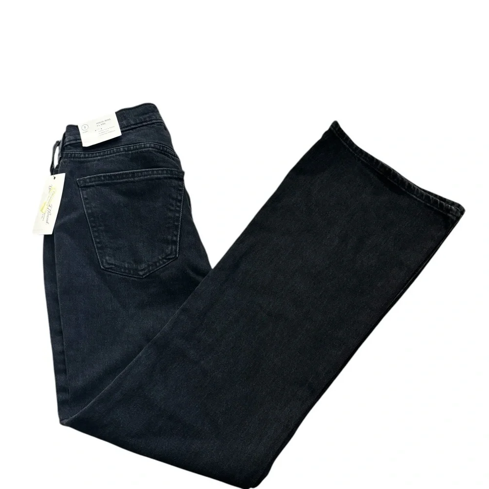 Universal Thread Women's High- Rise Vintage Straight Jeans - Black Size 2/S